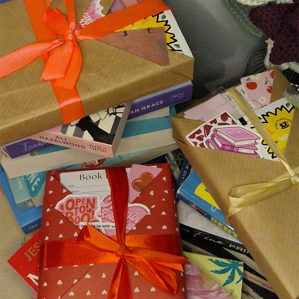 stapels boeken met drie blind date boeken